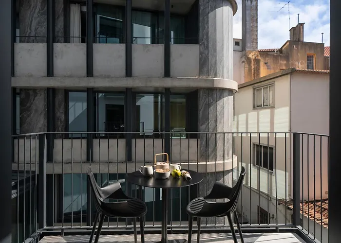 Savoy Insular Vi By An Island 丰沙尔