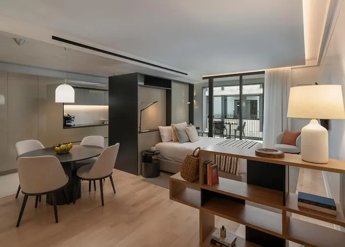 Savoy Insular Vi By An Island 丰沙尔